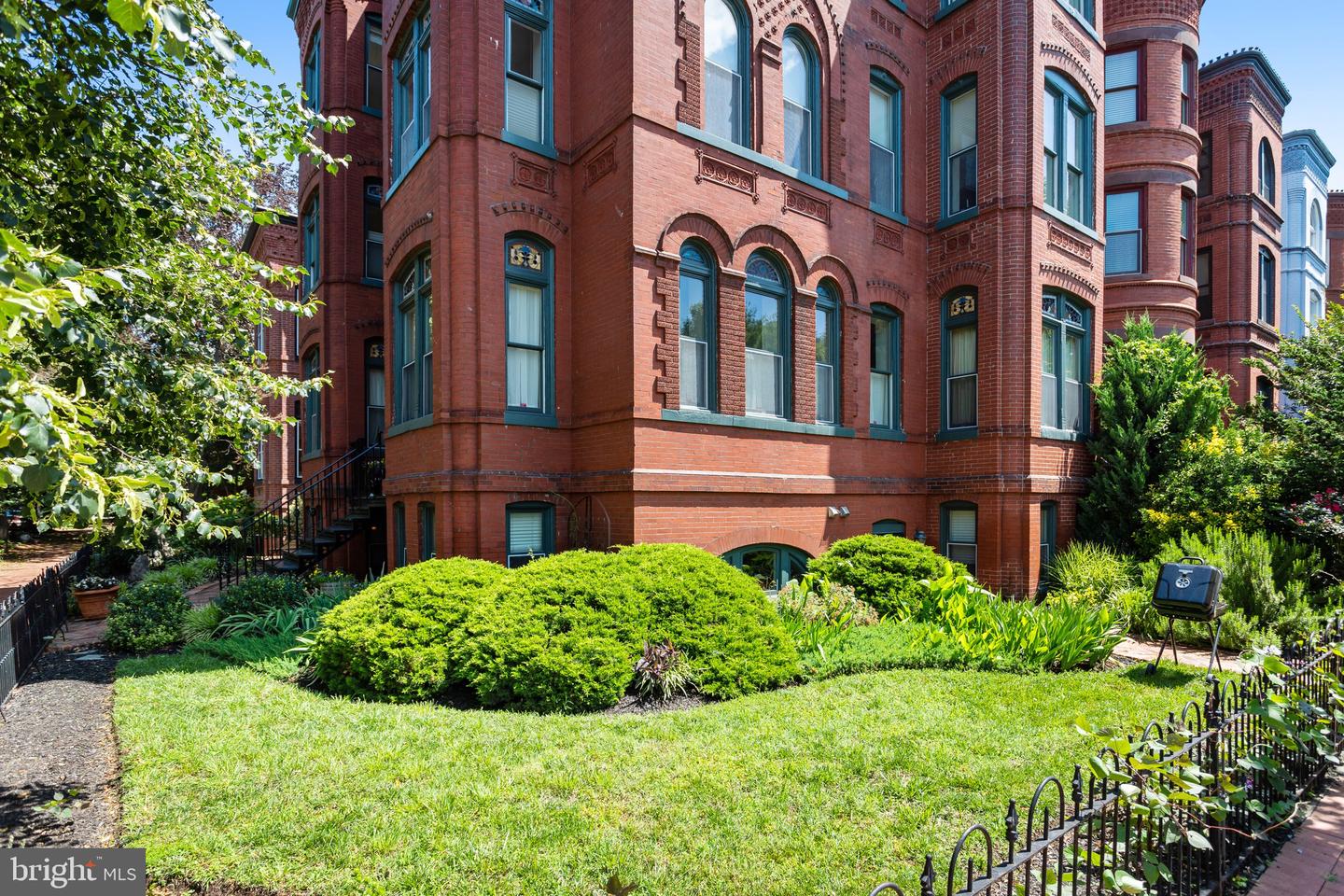 226 5TH ST SE #401, WASHINGTON, District Of Columbia 20003, 2 Bedrooms Bedrooms, ,2 BathroomsBathrooms,Residential,For sale,226 5TH ST SE #401,DCDC2202606 MLS # DCDC2202606