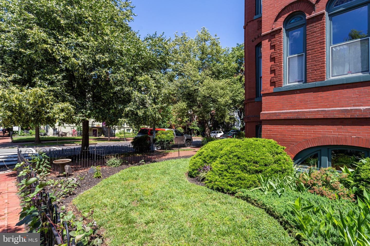 226 5TH ST SE #401, WASHINGTON, District Of Columbia 20003, 2 Bedrooms Bedrooms, ,2 BathroomsBathrooms,Residential,For sale,226 5TH ST SE #401,DCDC2202606 MLS # DCDC2202606