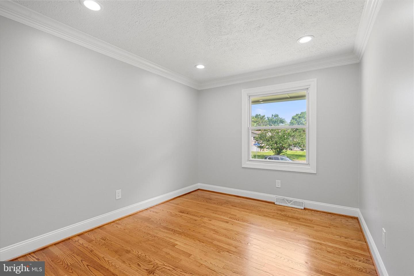 4703 LAWRENCE ST, ALEXANDRIA, Virginia 22309, 5 Bedrooms Bedrooms, ,3 BathroomsBathrooms,Residential,For sale,4703 LAWRENCE ST,VAFX2245116 MLS # VAFX2245116