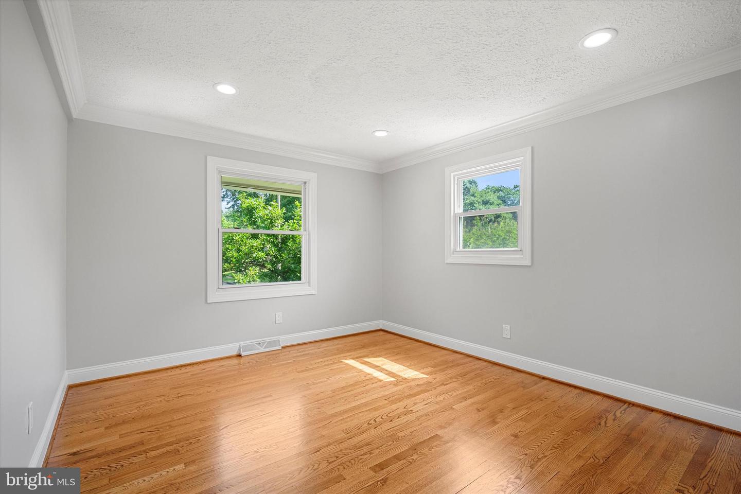 4703 LAWRENCE ST, ALEXANDRIA, Virginia 22309, 5 Bedrooms Bedrooms, ,3 BathroomsBathrooms,Residential,For sale,4703 LAWRENCE ST,VAFX2245116 MLS # VAFX2245116