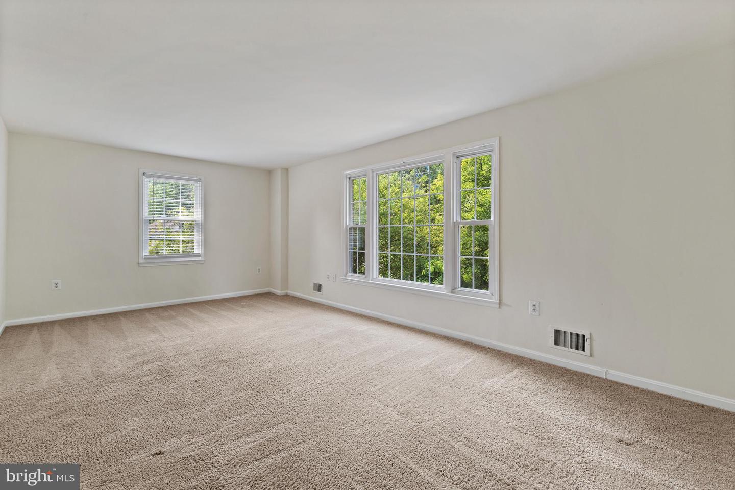 8228 MCCLELLAND PL, ALEXANDRIA, Virginia 22309, 3 Bedrooms Bedrooms, 6 Rooms Rooms,3 BathroomsBathrooms,Residential,For sale,8228 MCCLELLAND PL,VAFX2246288 MLS # VAFX2246288