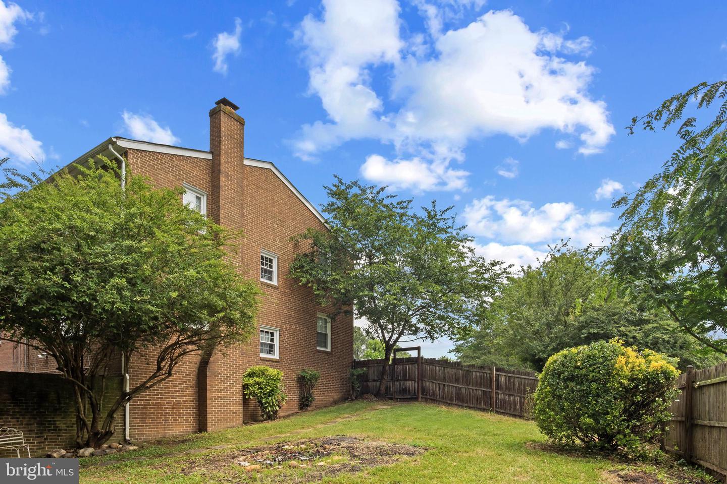 8228 MCCLELLAND PL, ALEXANDRIA, Virginia 22309, 3 Bedrooms Bedrooms, 6 Rooms Rooms,3 BathroomsBathrooms,Residential,For sale,8228 MCCLELLAND PL,VAFX2246288 MLS # VAFX2246288