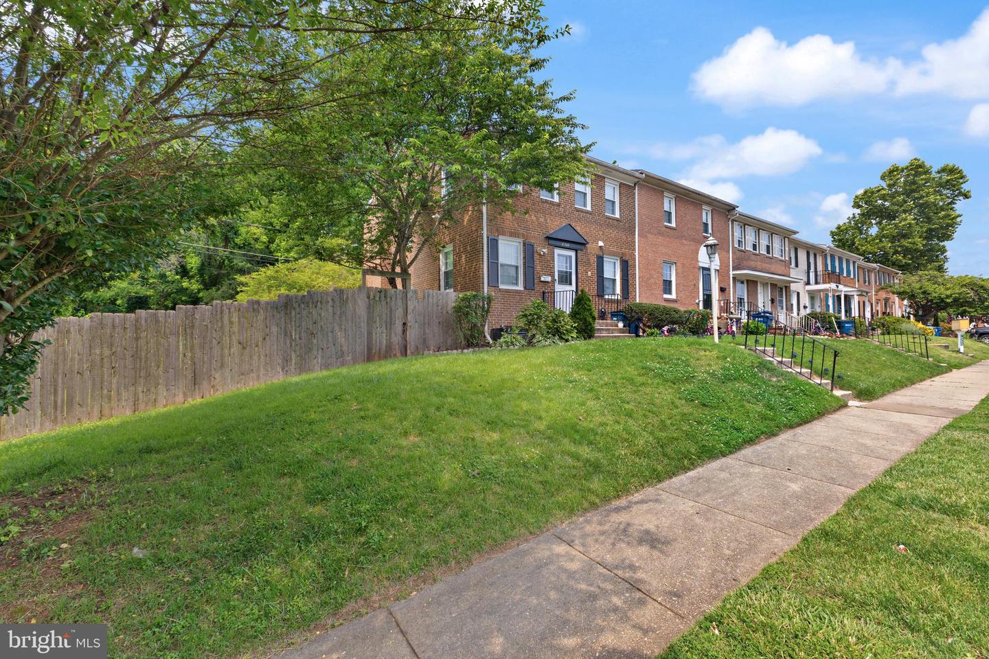 8228 MCCLELLAND PL, ALEXANDRIA, Virginia 22309, 3 Bedrooms Bedrooms, 6 Rooms Rooms,3 BathroomsBathrooms,Residential,For sale,8228 MCCLELLAND PL,VAFX2246288 MLS # VAFX2246288
