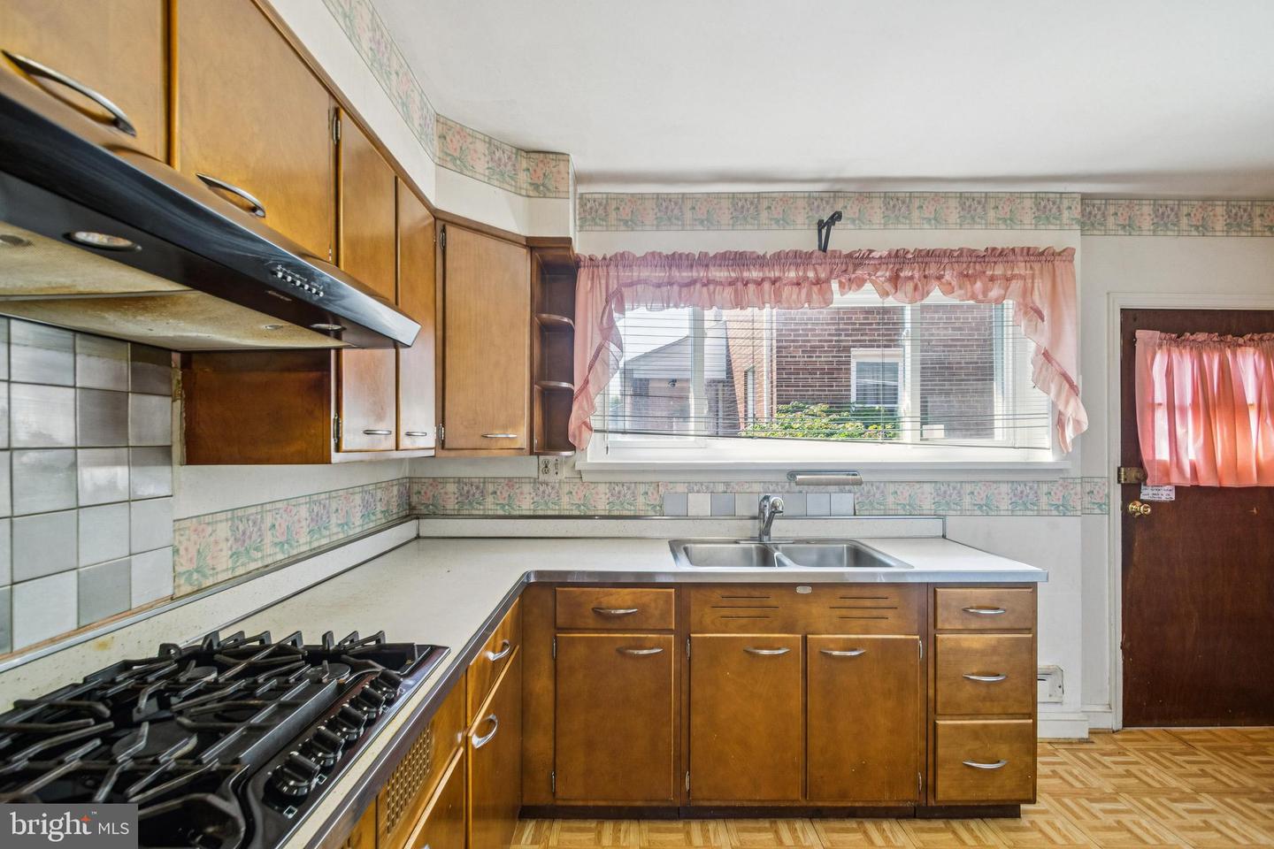 1501 DOUGLAS ST NE, WASHINGTON, District Of Columbia 20018, 3 Bedrooms Bedrooms, ,3 BathroomsBathrooms,Residential,For sale,1501 DOUGLAS ST NE,DCDC2205184 MLS # DCDC2205184