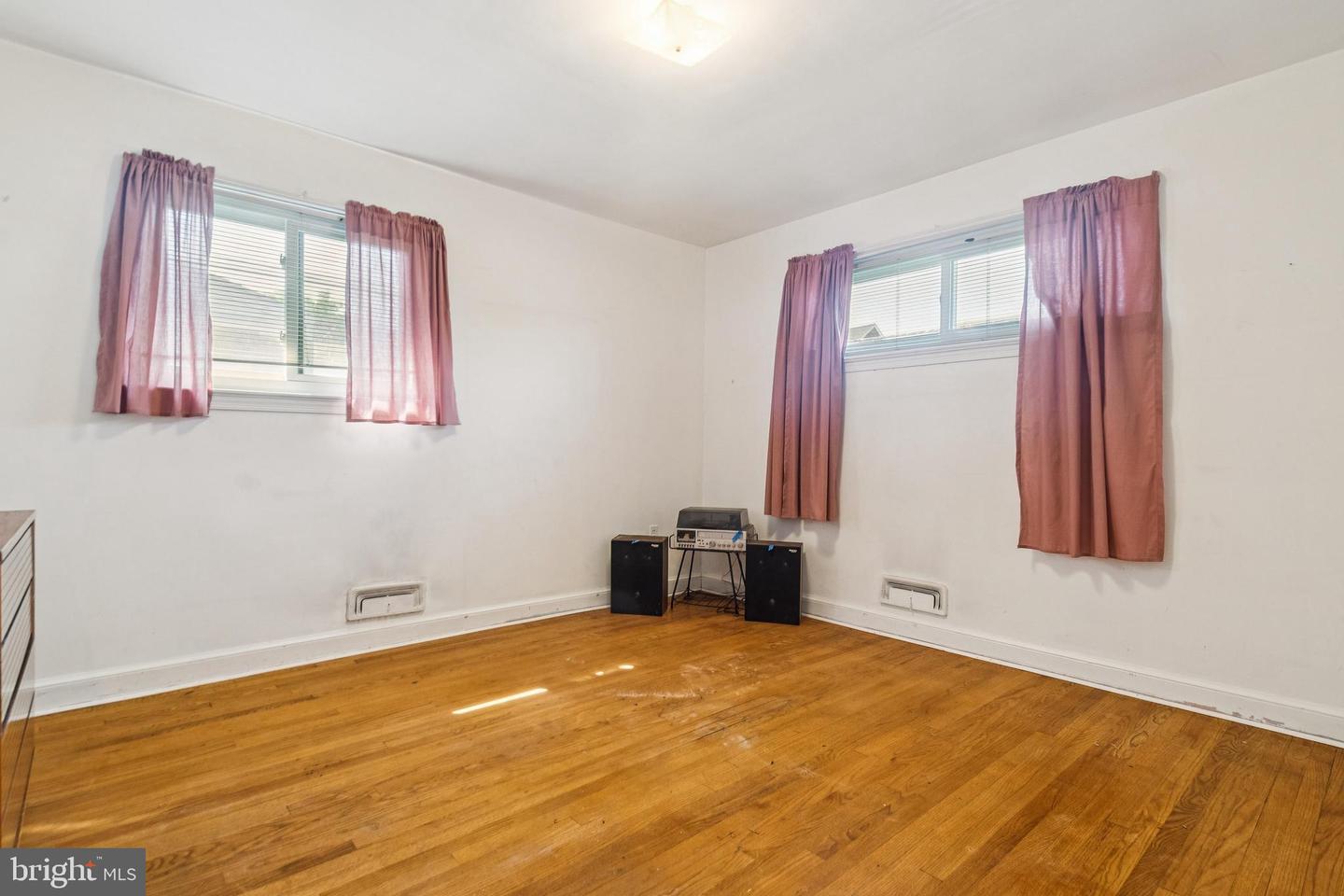 1501 DOUGLAS ST NE, WASHINGTON, District Of Columbia 20018, 3 Bedrooms Bedrooms, ,3 BathroomsBathrooms,Residential,For sale,1501 DOUGLAS ST NE,DCDC2205184 MLS # DCDC2205184