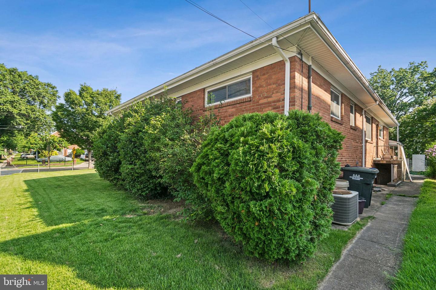 1501 DOUGLAS ST NE, WASHINGTON, District Of Columbia 20018, 3 Bedrooms Bedrooms, ,3 BathroomsBathrooms,Residential,For sale,1501 DOUGLAS ST NE,DCDC2205184 MLS # DCDC2205184
