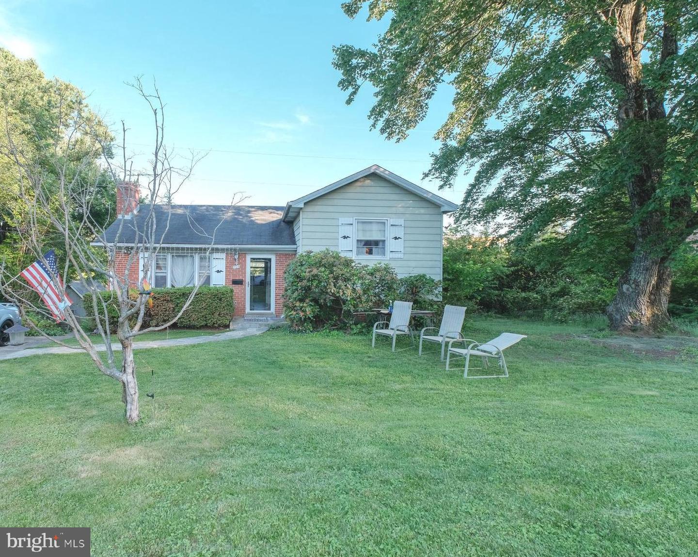 2125 MCKAY ST, FALLS CHURCH, Virginia 22043, 4 Bedrooms Bedrooms, ,2 BathroomsBathrooms,Residential,For sale,2125 MCKAY ST,VAFX2248412 MLS # VAFX2248412