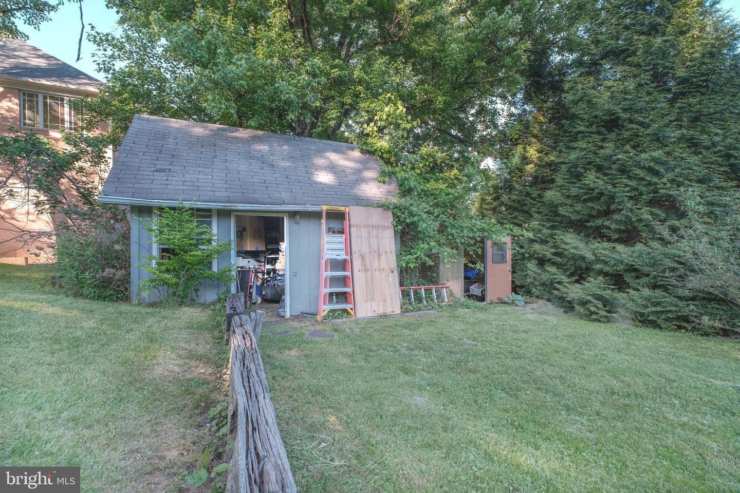 2125 MCKAY ST, FALLS CHURCH, Virginia 22043, 4 Bedrooms Bedrooms, ,2 BathroomsBathrooms,Residential,For sale,2125 MCKAY ST,VAFX2248412 MLS # VAFX2248412