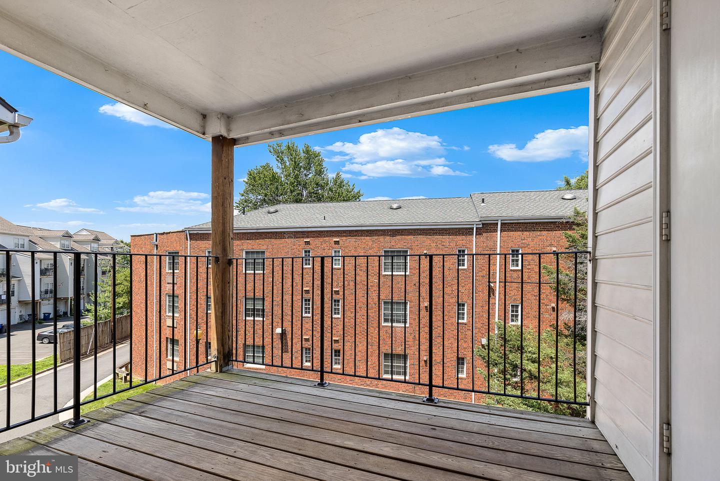 703 MASSEY LN #B, ALEXANDRIA, Virginia 22314, 3 Bedrooms Bedrooms, ,2 BathroomsBathrooms,Residential,For sale,703 MASSEY LN #B,VAAX2046954 MLS # VAAX2046954