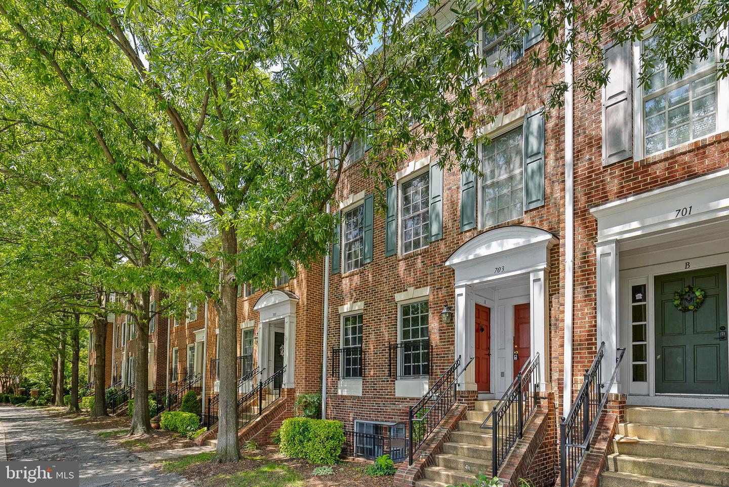 703 MASSEY LN #B, ALEXANDRIA, Virginia 22314, 3 Bedrooms Bedrooms, ,2 BathroomsBathrooms,Residential,For sale,703 MASSEY LN #B,VAAX2046954 MLS # VAAX2046954