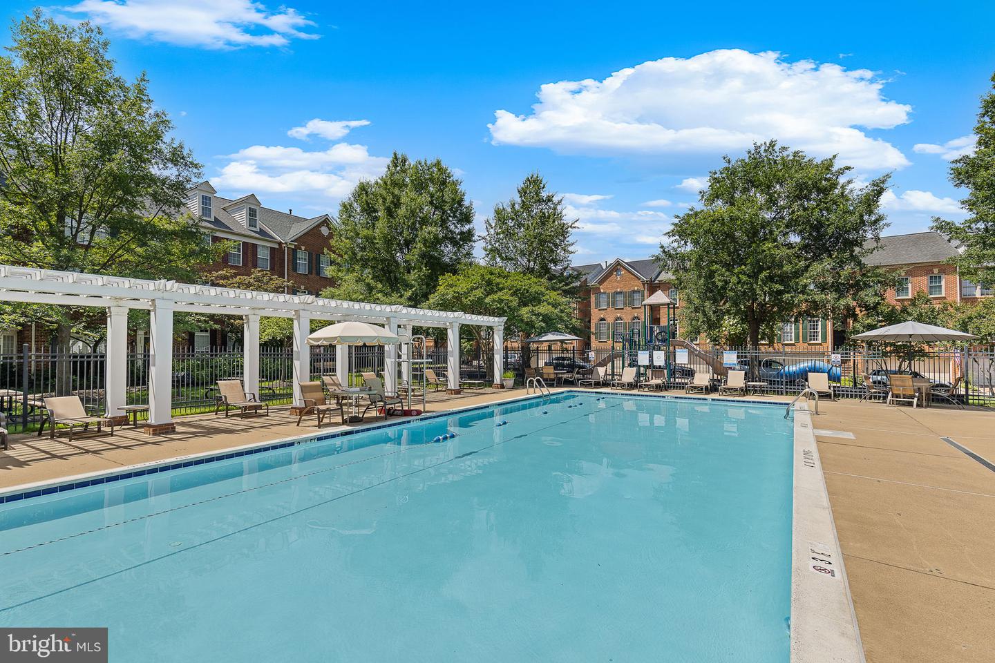 703 MASSEY LN #B, ALEXANDRIA, Virginia 22314, 3 Bedrooms Bedrooms, ,2 BathroomsBathrooms,Residential,For sale,703 MASSEY LN #B,VAAX2046954 MLS # VAAX2046954