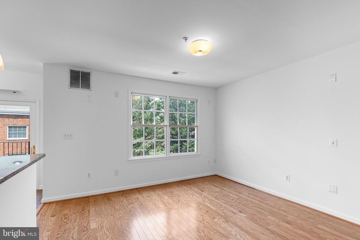703 MASSEY LN #B, ALEXANDRIA, Virginia 22314, 3 Bedrooms Bedrooms, ,2 BathroomsBathrooms,Residential,For sale,703 MASSEY LN #B,VAAX2046954 MLS # VAAX2046954