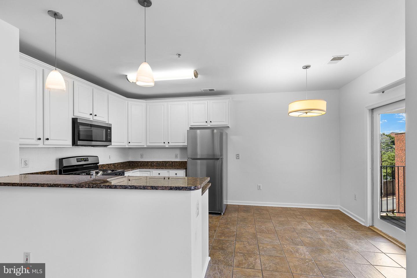 703 MASSEY LN #B, ALEXANDRIA, Virginia 22314, 3 Bedrooms Bedrooms, ,2 BathroomsBathrooms,Residential,For sale,703 MASSEY LN #B,VAAX2046954 MLS # VAAX2046954