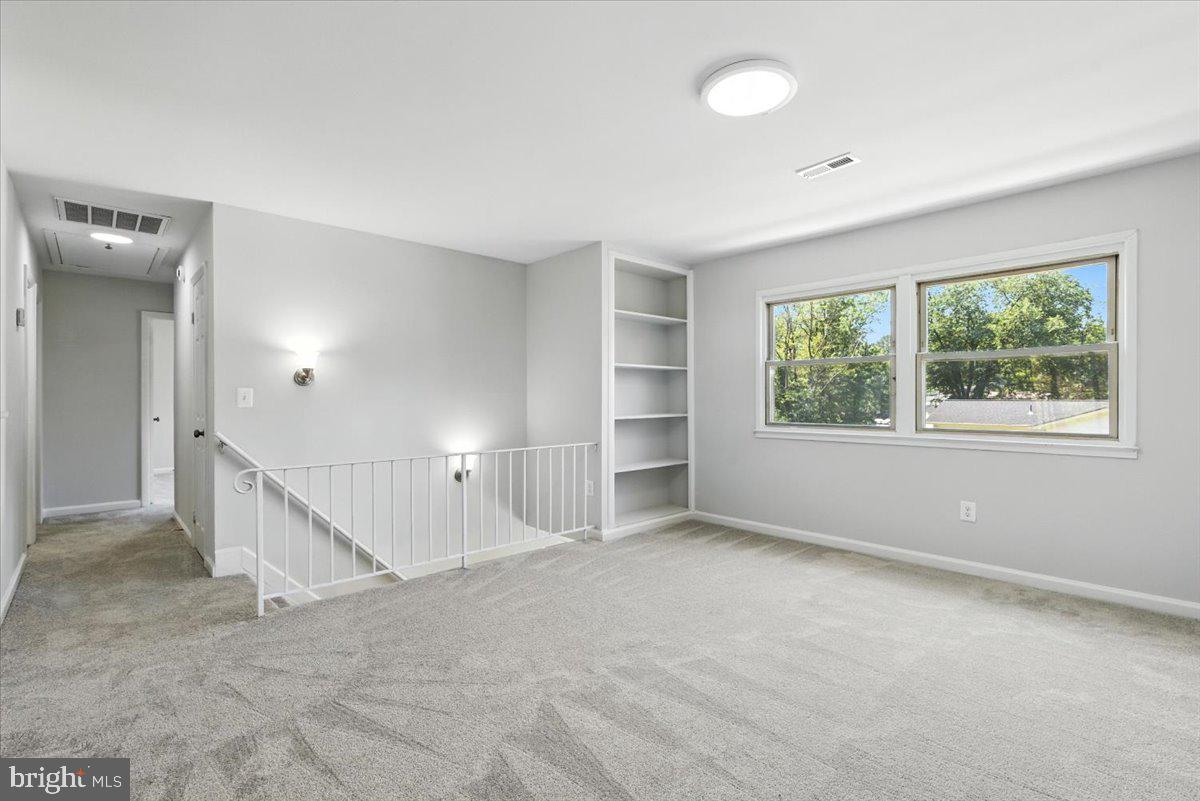 4657 EVANSDALE RD, WOODBRIDGE, Virginia 22193, 4 Bedrooms Bedrooms, ,2 BathroomsBathrooms,Residential,For sale,4657 EVANSDALE RD,VAPW2098162 MLS # VAPW2098162