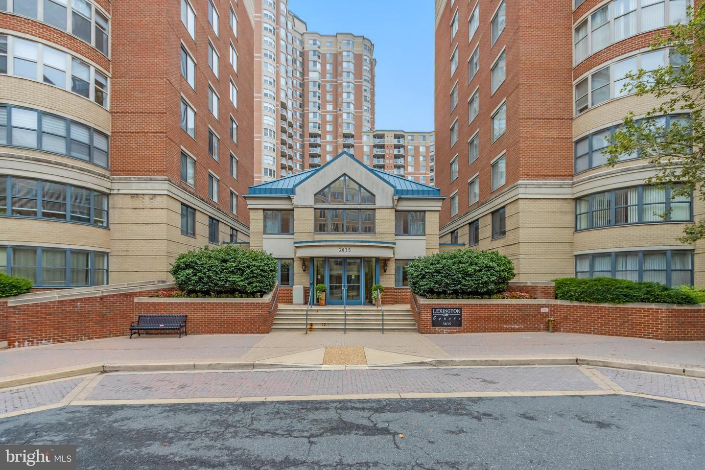 3835 9TH ST N #1001W, ARLINGTON, Virginia 22203, 2 Bedrooms Bedrooms, ,2 BathroomsBathrooms,Residential,For sale,3835 9TH ST N #1001W,VAAR2060162 MLS # VAAR2060162