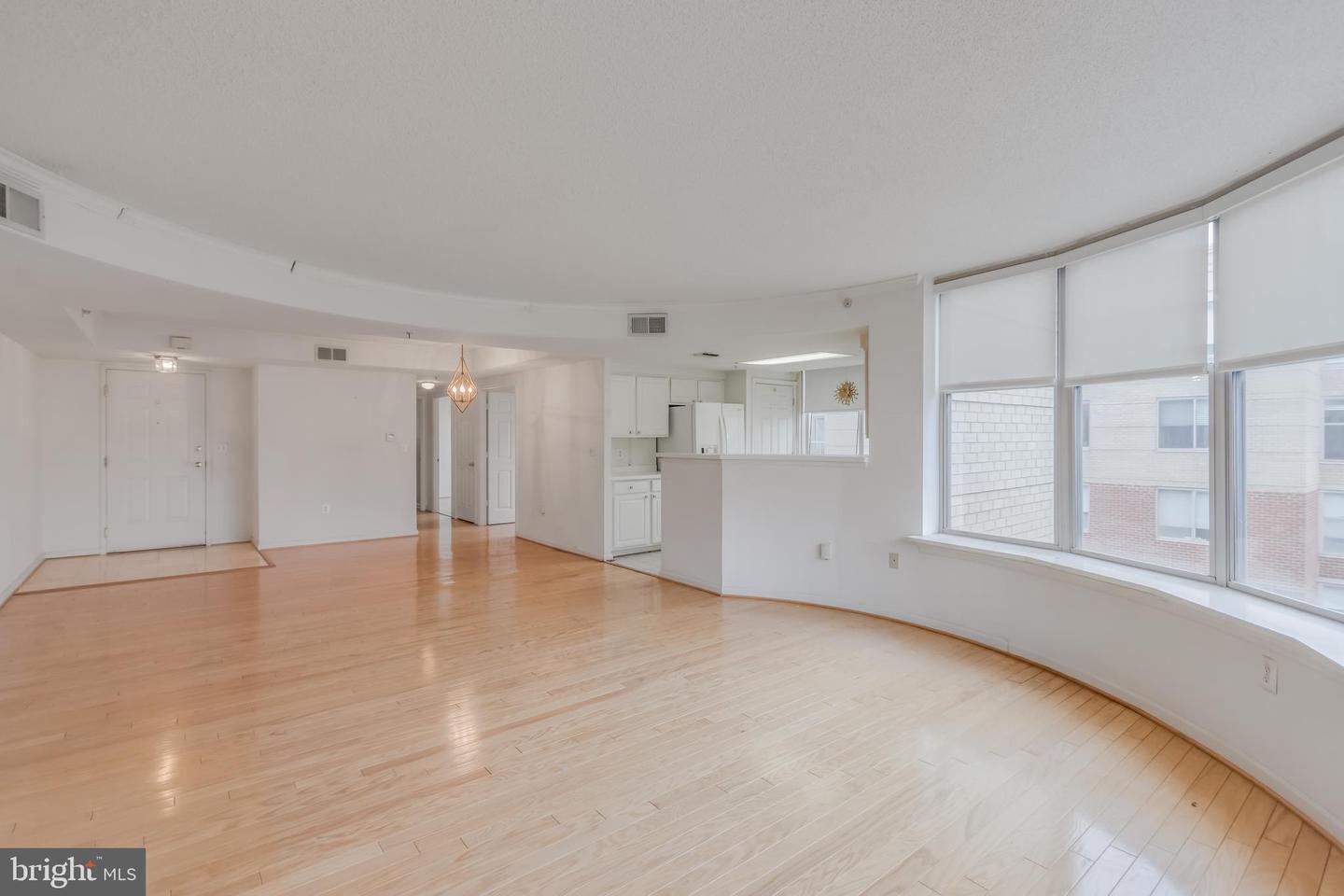3835 9TH ST N #1001W, ARLINGTON, Virginia 22203, 2 Bedrooms Bedrooms, ,2 BathroomsBathrooms,Residential,For sale,3835 9TH ST N #1001W,VAAR2060162 MLS # VAAR2060162