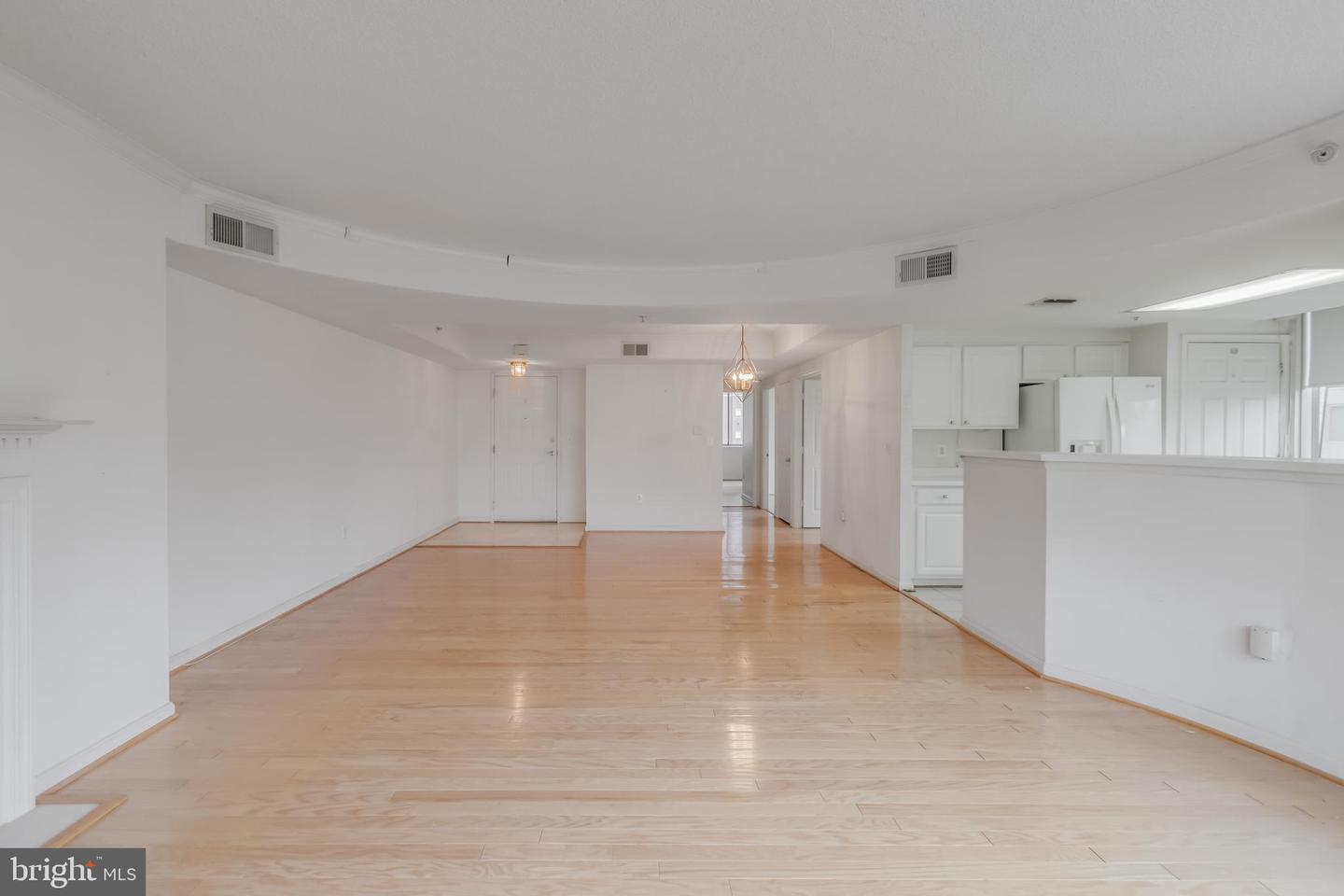 3835 9TH ST N #1001W, ARLINGTON, Virginia 22203, 2 Bedrooms Bedrooms, ,2 BathroomsBathrooms,Residential,For sale,3835 9TH ST N #1001W,VAAR2060162 MLS # VAAR2060162