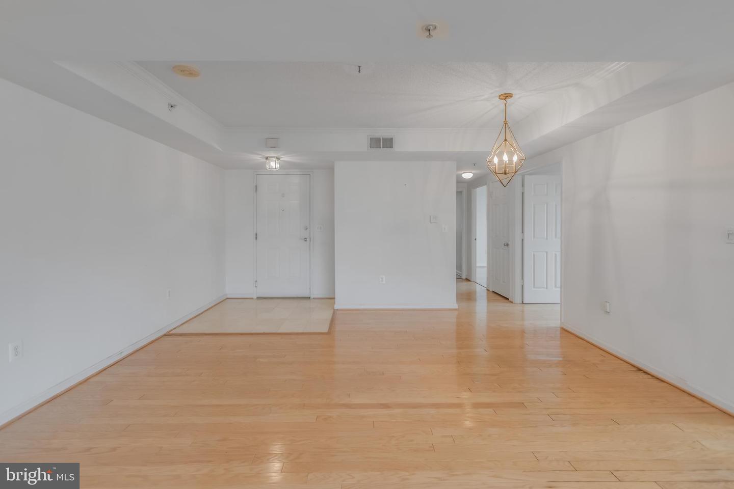 3835 9TH ST N #1001W, ARLINGTON, Virginia 22203, 2 Bedrooms Bedrooms, ,2 BathroomsBathrooms,Residential,For sale,3835 9TH ST N #1001W,VAAR2060162 MLS # VAAR2060162