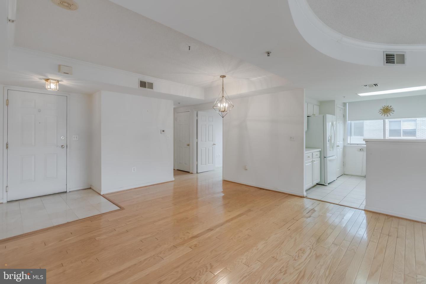 3835 9TH ST N #1001W, ARLINGTON, Virginia 22203, 2 Bedrooms Bedrooms, ,2 BathroomsBathrooms,Residential,For sale,3835 9TH ST N #1001W,VAAR2060162 MLS # VAAR2060162