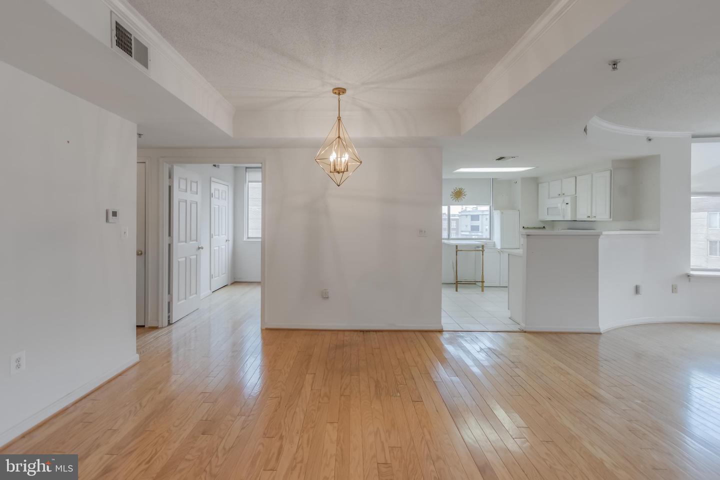 3835 9TH ST N #1001W, ARLINGTON, Virginia 22203, 2 Bedrooms Bedrooms, ,2 BathroomsBathrooms,Residential,For sale,3835 9TH ST N #1001W,VAAR2060162 MLS # VAAR2060162
