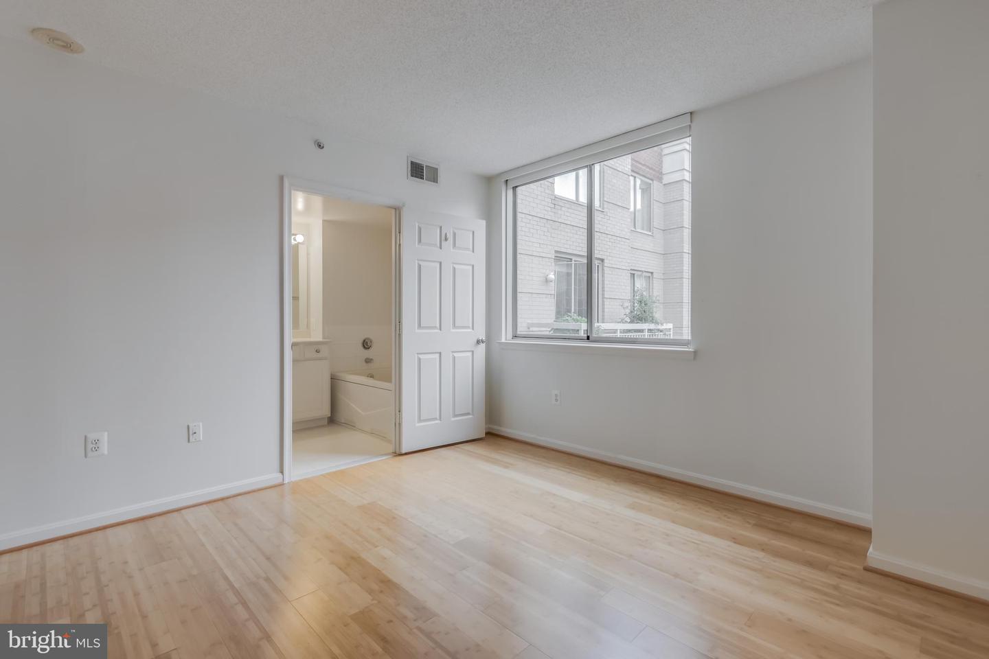 3835 9TH ST N #1001W, ARLINGTON, Virginia 22203, 2 Bedrooms Bedrooms, ,2 BathroomsBathrooms,Residential,For sale,3835 9TH ST N #1001W,VAAR2060162 MLS # VAAR2060162
