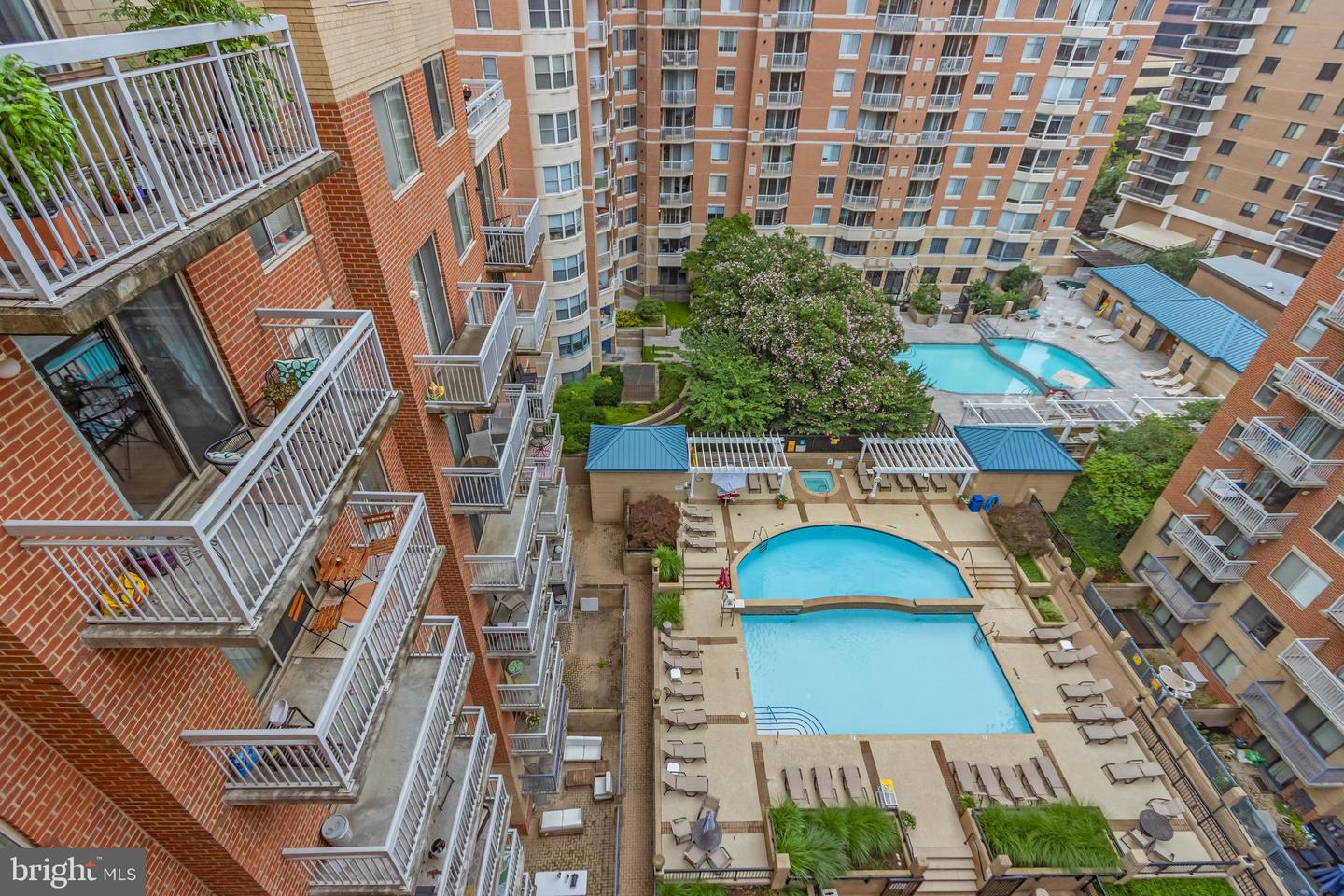 3835 9TH ST N #1001W, ARLINGTON, Virginia 22203, 2 Bedrooms Bedrooms, ,2 BathroomsBathrooms,Residential,For sale,3835 9TH ST N #1001W,VAAR2060162 MLS # VAAR2060162