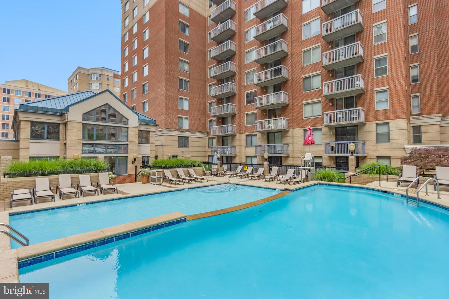 3835 9TH ST N #1001W, ARLINGTON, Virginia 22203, 2 Bedrooms Bedrooms, ,2 BathroomsBathrooms,Residential,For sale,3835 9TH ST N #1001W,VAAR2060162 MLS # VAAR2060162