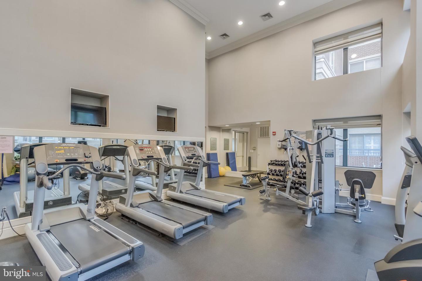 3835 9TH ST N #1001W, ARLINGTON, Virginia 22203, 2 Bedrooms Bedrooms, ,2 BathroomsBathrooms,Residential,For sale,3835 9TH ST N #1001W,VAAR2060162 MLS # VAAR2060162