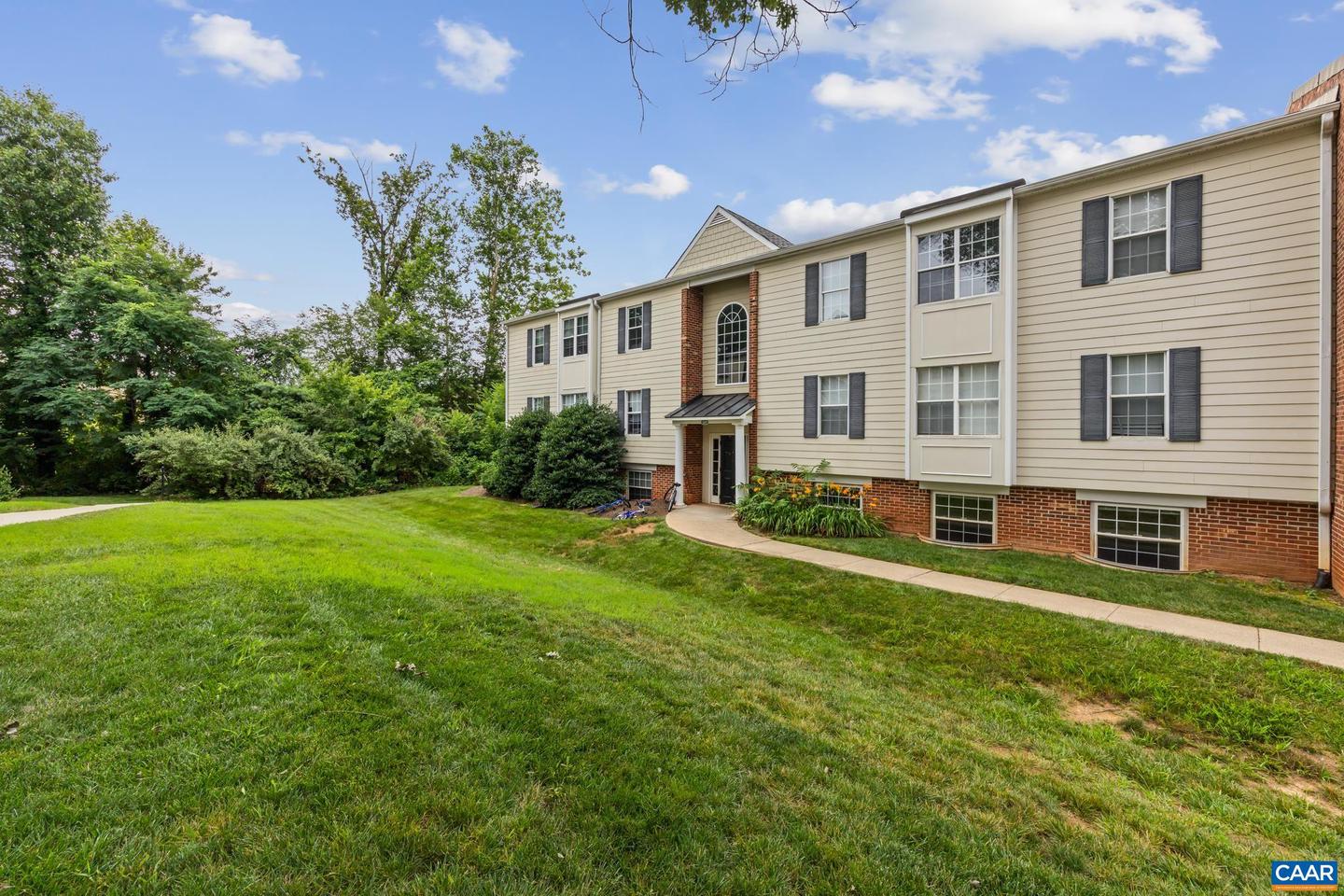 1217 VILLA LN #B, CHARLOTTESVILLE, Virginia 22903, 3 Bedrooms Bedrooms, ,2 BathroomsBathrooms,Residential,For sale,1217 VILLA LN #B,666364 MLS # 666364