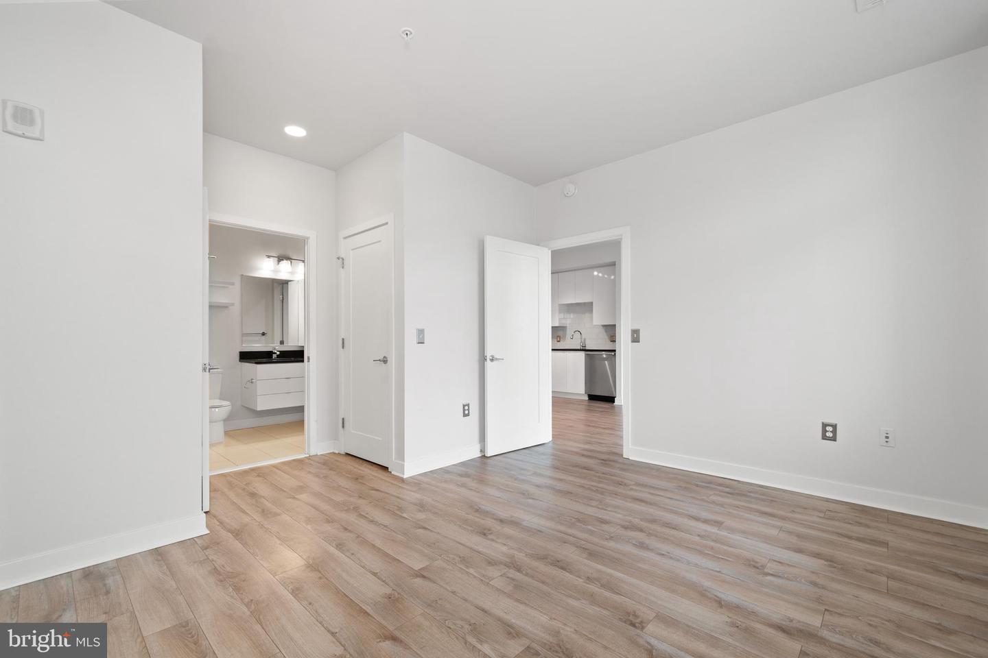 460 NEW YORK AVE NW #1001, WASHINGTON, District Of Columbia 20001, 1 Bedroom Bedrooms, 5 Rooms Rooms,1 BathroomBathrooms,Residential,For sale,460 NEW YORK AVE NW #1001,DCDC2208520 MLS # DCDC2208520