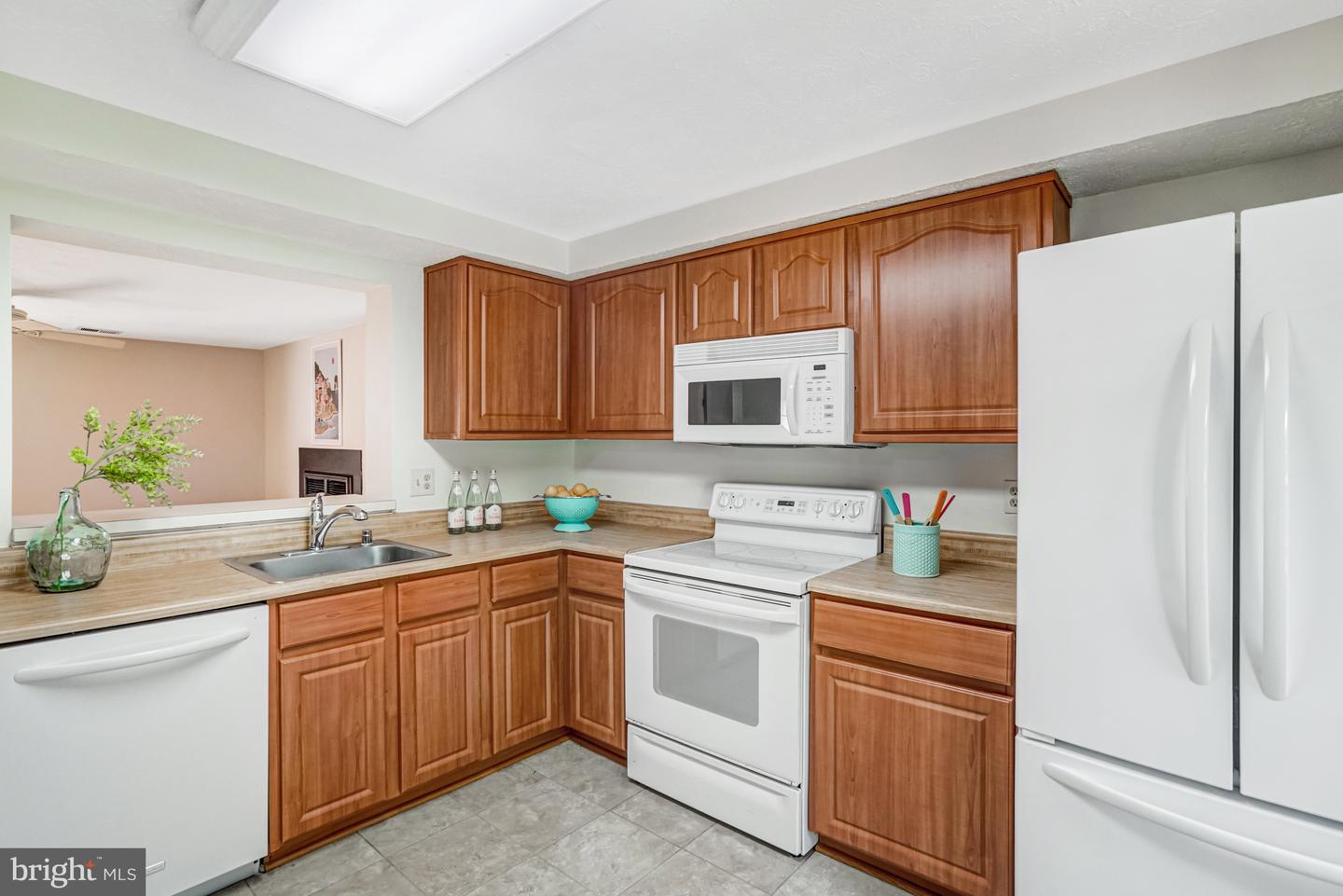 9147 EVERETT CT, SPRINGFIELD, Virginia 22152, 2 Bedrooms Bedrooms, ,2 BathroomsBathrooms,Residential,For sale,9147 EVERETT CT,VAFX2252868 MLS # VAFX2252868