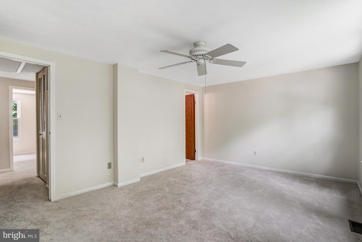 9147 EVERETT CT, SPRINGFIELD, Virginia 22152, 2 Bedrooms Bedrooms, ,2 BathroomsBathrooms,Residential,For sale,9147 EVERETT CT,VAFX2252868 MLS # VAFX2252868