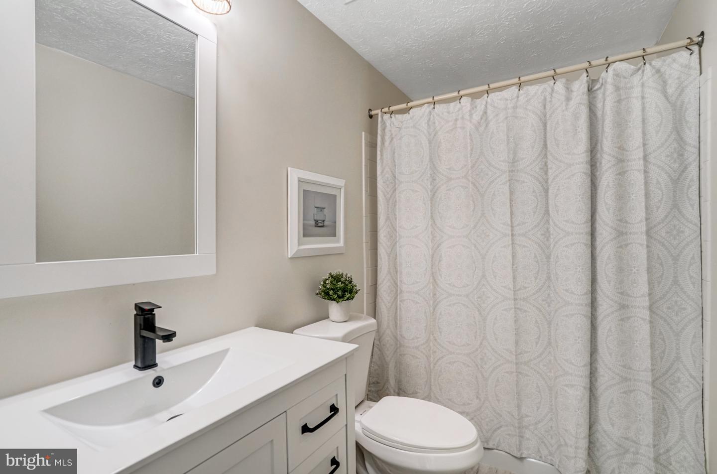 9147 EVERETT CT, SPRINGFIELD, Virginia 22152, 2 Bedrooms Bedrooms, ,2 BathroomsBathrooms,Residential,For sale,9147 EVERETT CT,VAFX2252868 MLS # VAFX2252868