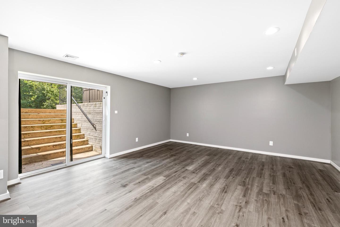 11220 MUNGO MEADOW RD, FREDERICKSBURG, Virginia 22407, 6 Bedrooms Bedrooms, ,5 BathroomsBathrooms,Residential,For sale,11220 MUNGO MEADOW RD,VASP2034358 MLS # VASP2034358