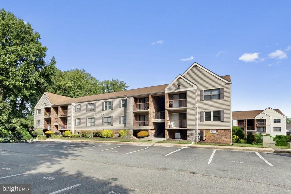 202 BUCKINGHAM LN #102, STAFFORD, Virginia 22556, 3 Bedrooms Bedrooms, ,2 BathroomsBathrooms,Residential,For sale,202 BUCKINGHAM LN #102,VAST2040410 MLS # VAST2040410