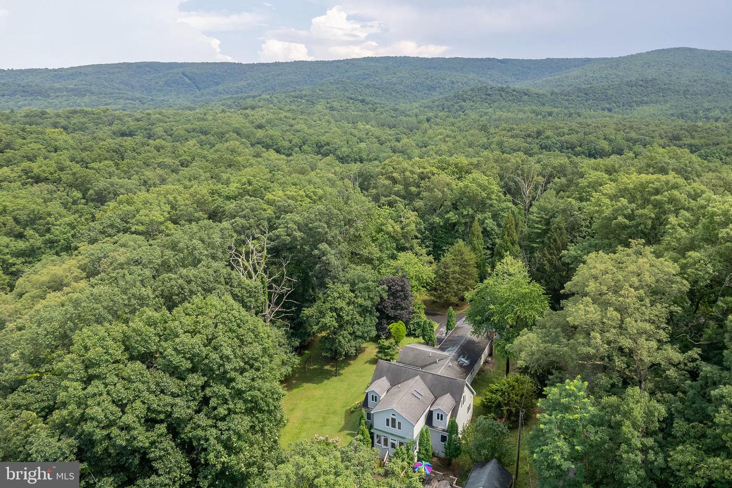 68 FARMS RIDGE LN, FRONT ROYAL, Virginia 22630, 4 Bedrooms Bedrooms, ,4 BathroomsBathrooms,Residential,For sale,68 FARMS RIDGE LN,VACL2003886 MLS # VACL2003886