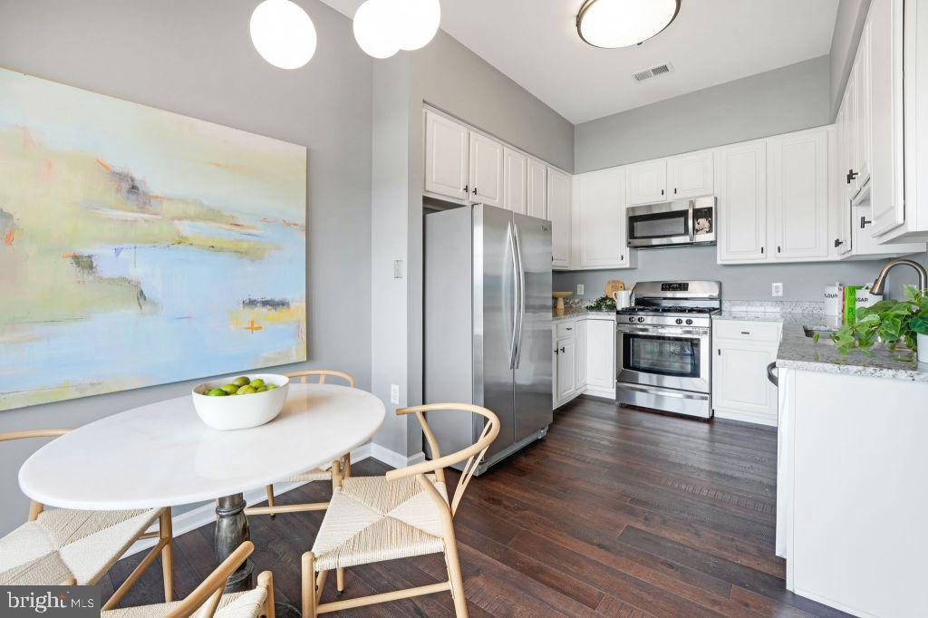 1405 ROUNDHOUSE LN #502, ALEXANDRIA, Virginia 22314, 1 Bedroom Bedrooms, ,1 BathroomBathrooms,Residential,For sale,1405 ROUNDHOUSE LN #502,VAAX2047156 MLS # VAAX2047156