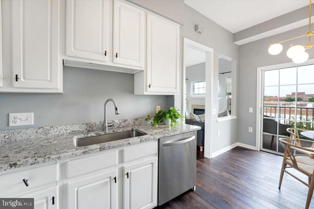 1405 ROUNDHOUSE LN #502, ALEXANDRIA, Virginia 22314, 1 Bedroom Bedrooms, ,1 BathroomBathrooms,Residential,For sale,1405 ROUNDHOUSE LN #502,VAAX2047156 MLS # VAAX2047156