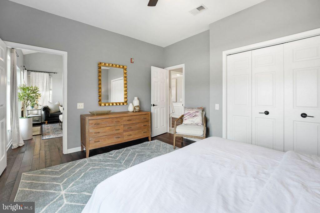 1405 ROUNDHOUSE LN #502, ALEXANDRIA, Virginia 22314, 1 Bedroom Bedrooms, ,1 BathroomBathrooms,Residential,For sale,1405 ROUNDHOUSE LN #502,VAAX2047156 MLS # VAAX2047156