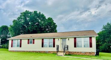 222 E LEE HWY, NEW MARKET, Virginia 22844, 3 Bedrooms Bedrooms, ,2 BathroomsBathrooms,Residential,For sale,222 E LEE HWY,VASH2011896 MLS # VASH2011896