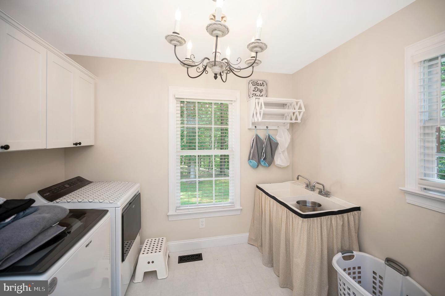 9000 FREDERICKSBURG TPKE, WOODFORD, Virginia 22580, 5 Bedrooms Bedrooms, 10 Rooms Rooms,3 BathroomsBathrooms,Residential,For sale,9000 FREDERICKSBURG TPKE,VACV2008450 MLS # VACV2008450