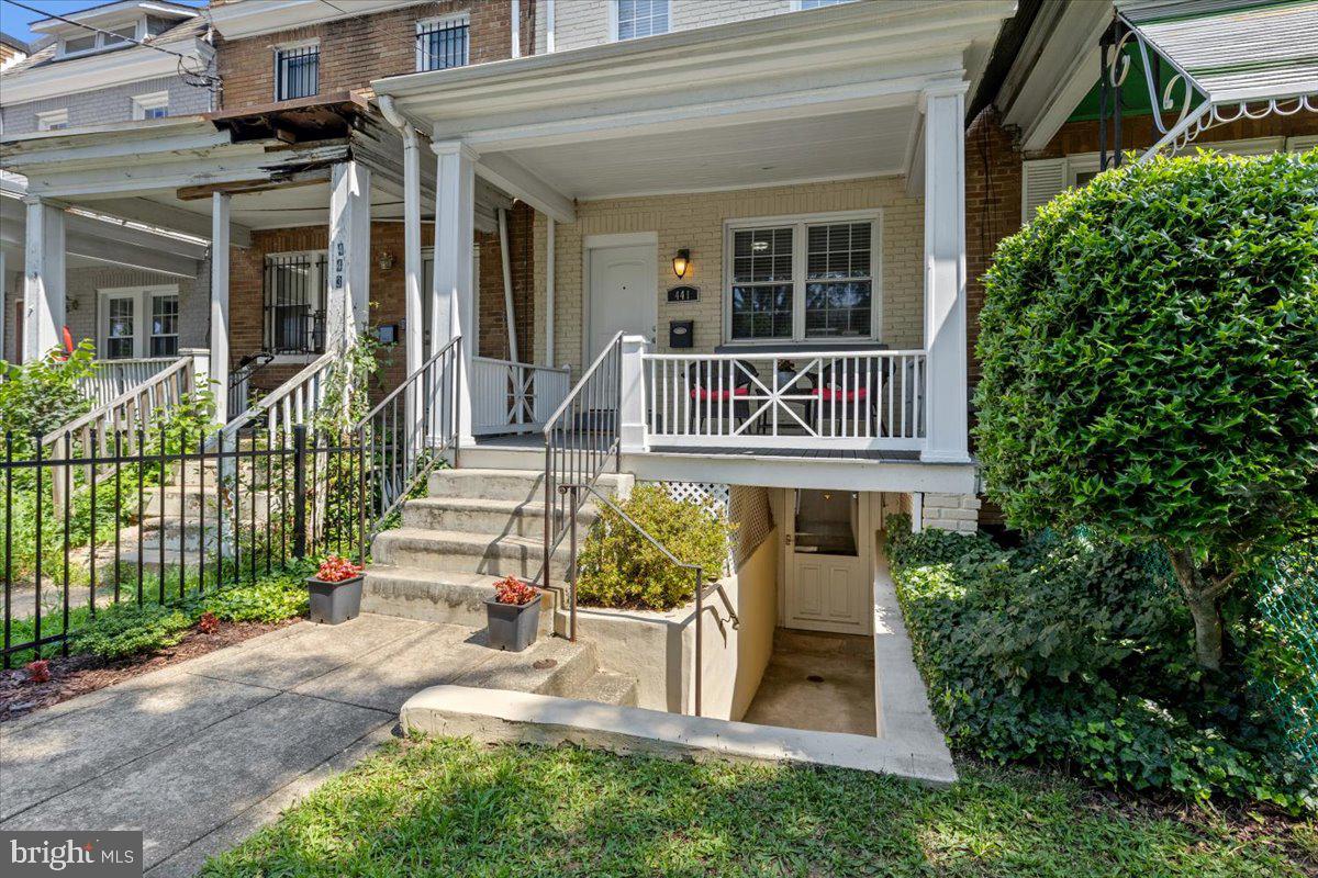 441 DELAFIELD PL NW, WASHINGTON, District Of Columbia 20011, 3 Bedrooms Bedrooms, ,2 BathroomsBathrooms,Residential,For sale,441 DELAFIELD PL NW,DCDC2208900 MLS # DCDC2208900