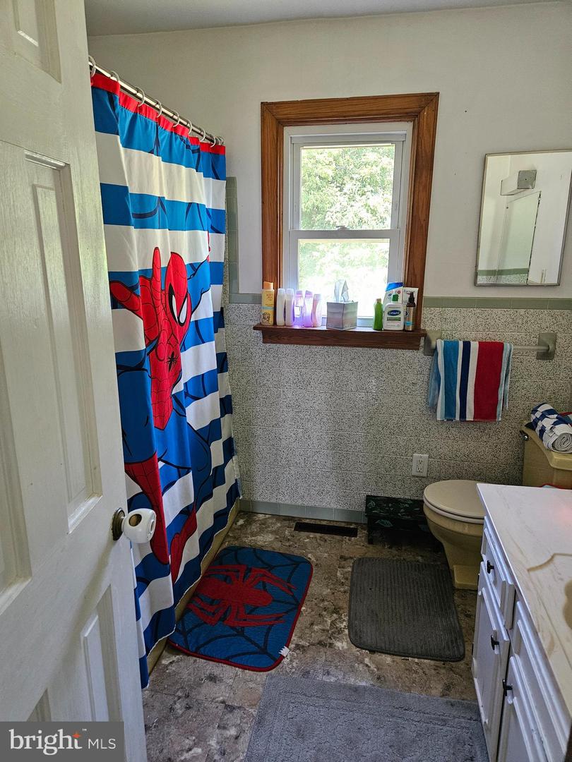 17519 NEW BALTIMORE RD, MILFORD, Virginia 22514, 2 Bedrooms Bedrooms, 5 Rooms Rooms,2 BathroomsBathrooms,Residential,For sale,17519 NEW BALTIMORE RD,VACV2008452 MLS # VACV2008452