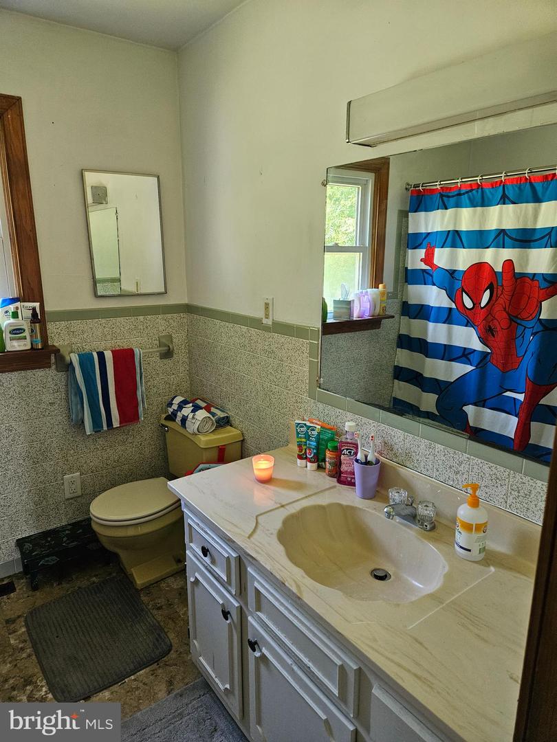 17519 NEW BALTIMORE RD, MILFORD, Virginia 22514, 2 Bedrooms Bedrooms, 5 Rooms Rooms,2 BathroomsBathrooms,Residential,For sale,17519 NEW BALTIMORE RD,VACV2008452 MLS # VACV2008452