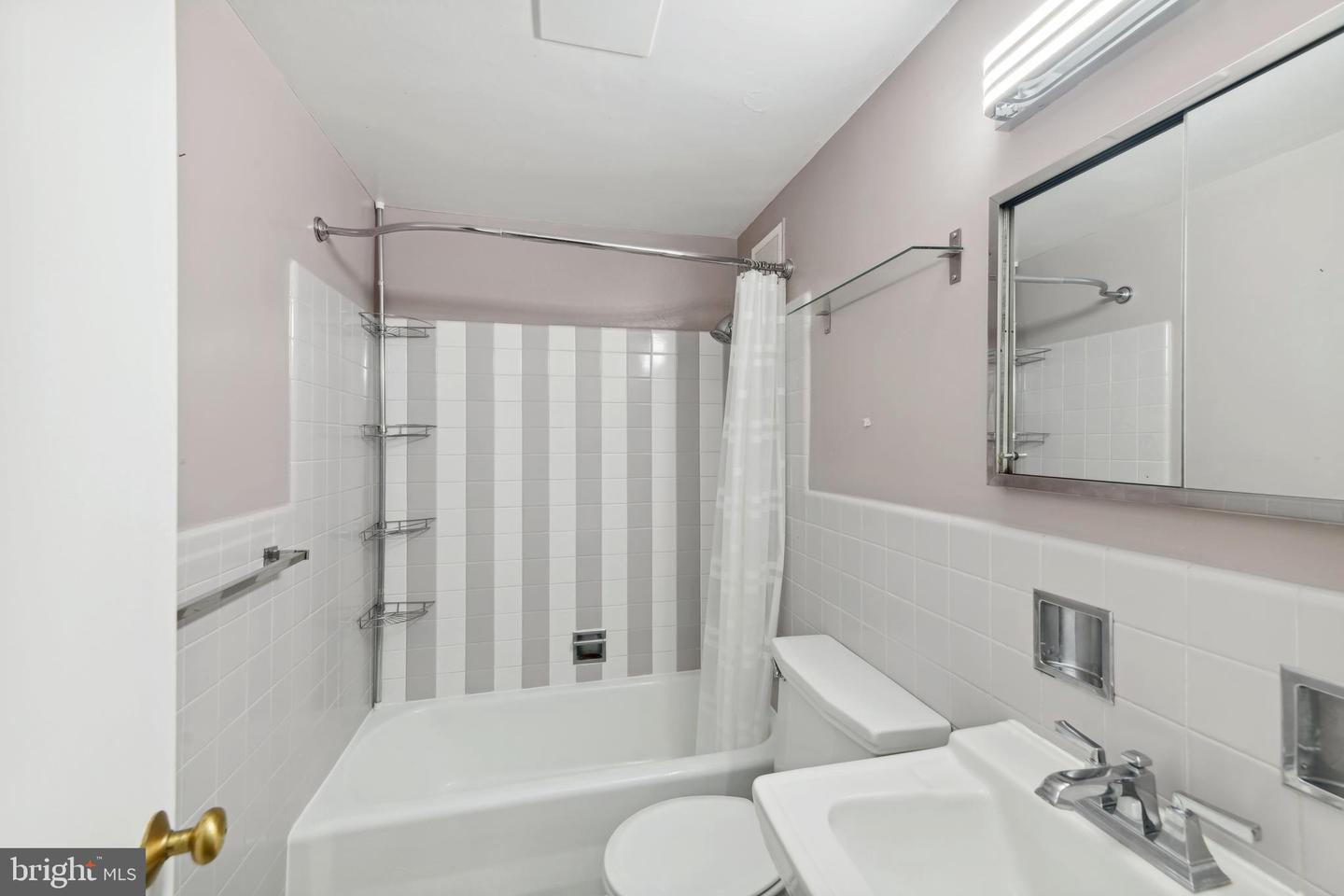 2475 VIRGINIA AVE NW #211, WASHINGTON, District Of Columbia 20037, 1 Bedroom Bedrooms, ,1 BathroomBathrooms,Residential,For sale,2475 VIRGINIA AVE NW #211,DCDC2208912 MLS # DCDC2208912