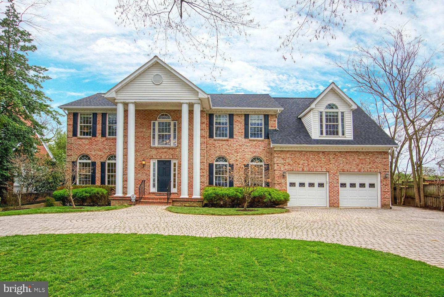 1702 S ARLINGTON RIDGE RD, ARLINGTON, Virginia 22202, 8 Bedrooms Bedrooms, ,7 BathroomsBathrooms,Residential,For sale,1702 S ARLINGTON RIDGE RD,VAAR2060174 MLS # VAAR2060174