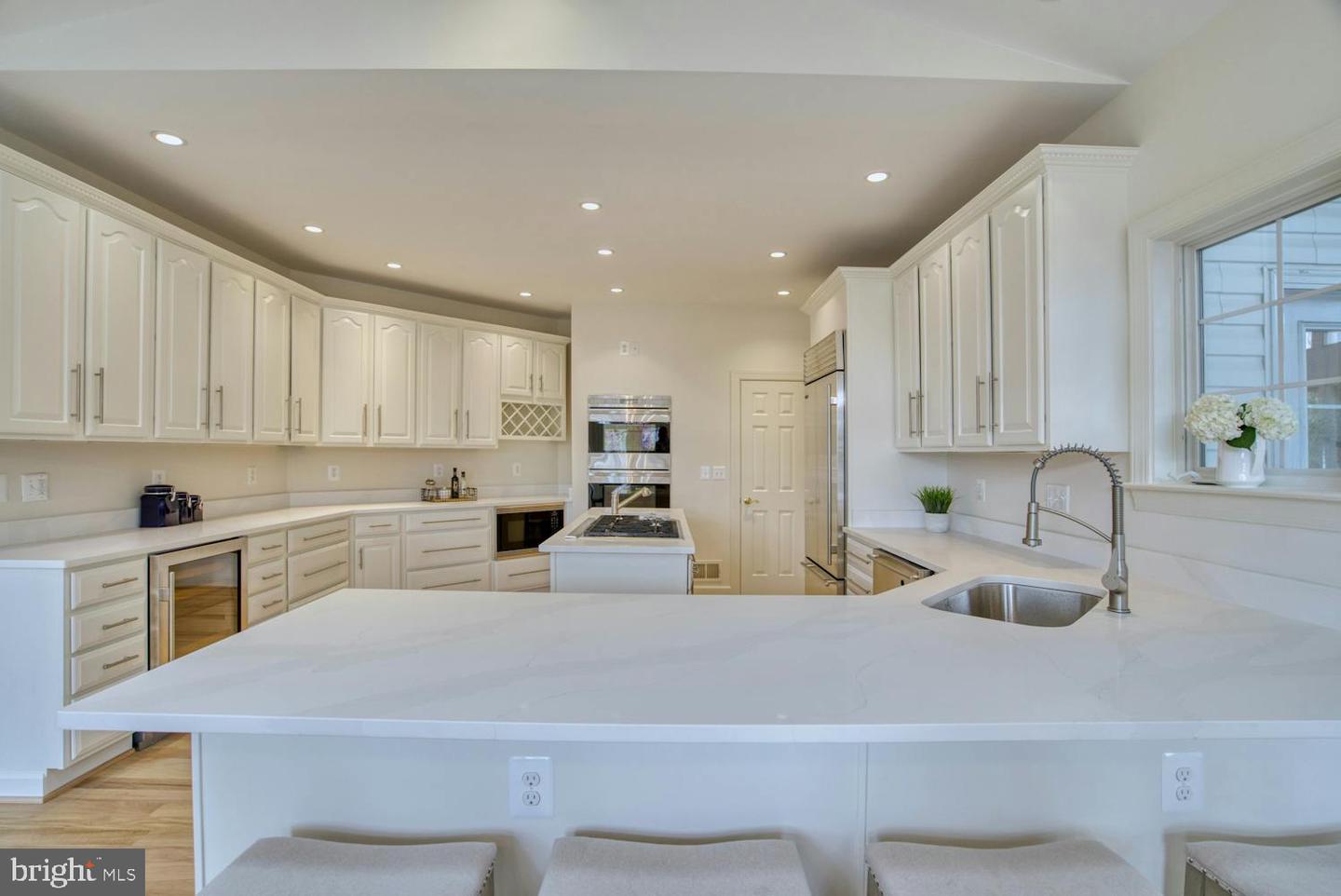 1702 S ARLINGTON RIDGE RD, ARLINGTON, Virginia 22202, 8 Bedrooms Bedrooms, ,7 BathroomsBathrooms,Residential,For sale,1702 S ARLINGTON RIDGE RD,VAAR2060174 MLS # VAAR2060174