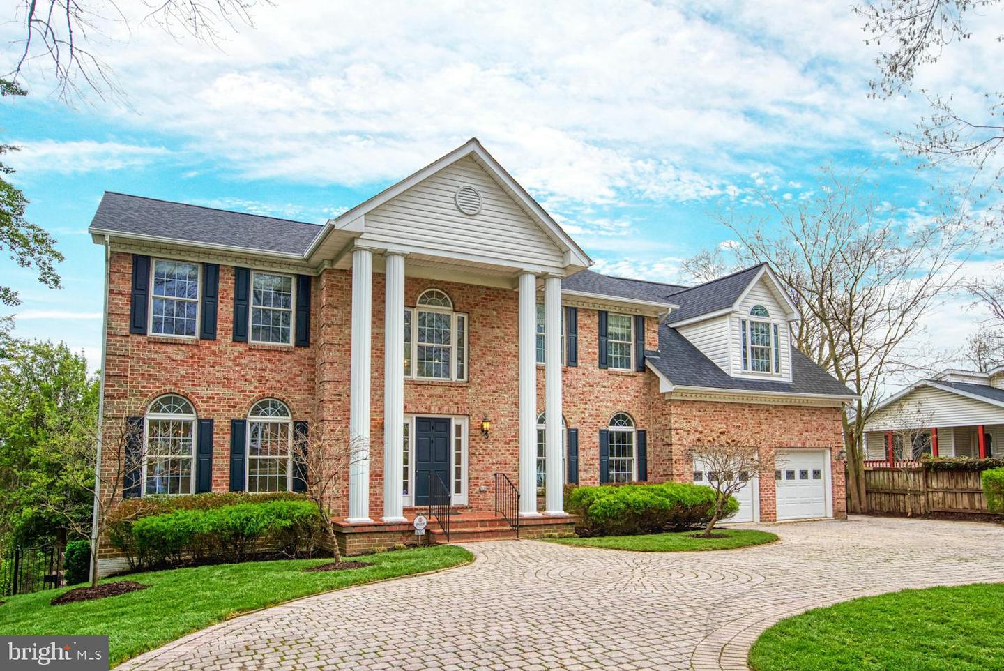 1702 S ARLINGTON RIDGE RD, ARLINGTON, Virginia 22202, 8 Bedrooms Bedrooms, ,7 BathroomsBathrooms,Residential,For sale,1702 S ARLINGTON RIDGE RD,VAAR2060174 MLS # VAAR2060174