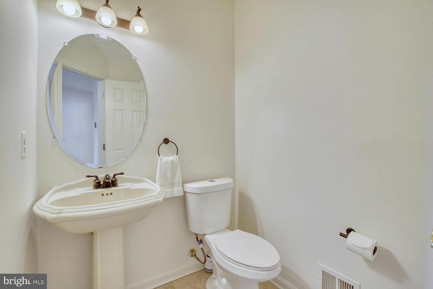 1702 S ARLINGTON RIDGE RD, ARLINGTON, Virginia 22202, 8 Bedrooms Bedrooms, ,7 BathroomsBathrooms,Residential,For sale,1702 S ARLINGTON RIDGE RD,VAAR2060174 MLS # VAAR2060174