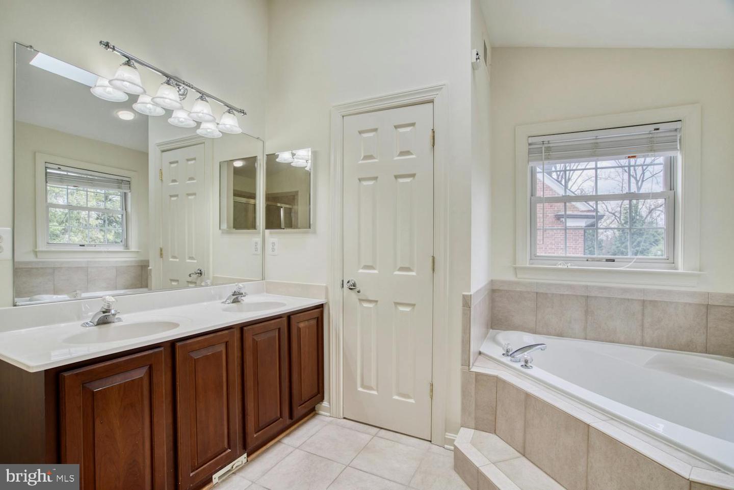 1702 S ARLINGTON RIDGE RD, ARLINGTON, Virginia 22202, 8 Bedrooms Bedrooms, ,7 BathroomsBathrooms,Residential,For sale,1702 S ARLINGTON RIDGE RD,VAAR2060174 MLS # VAAR2060174